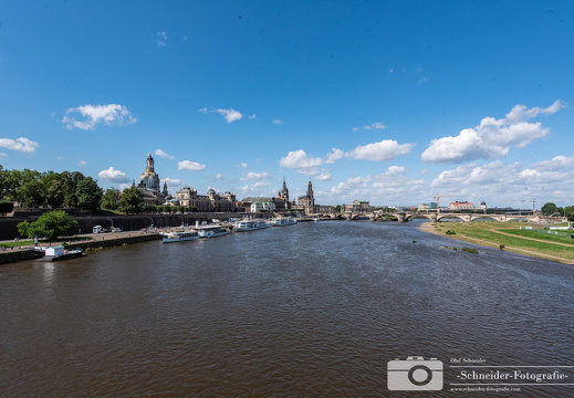 Blick auf die Augustusbrücke (Dresden)
